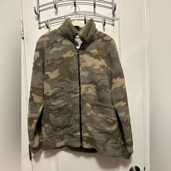 Love Trend New York faux Sherpa Fleece full zip Jacket Camo women’s Small - Picture 1 of 16
